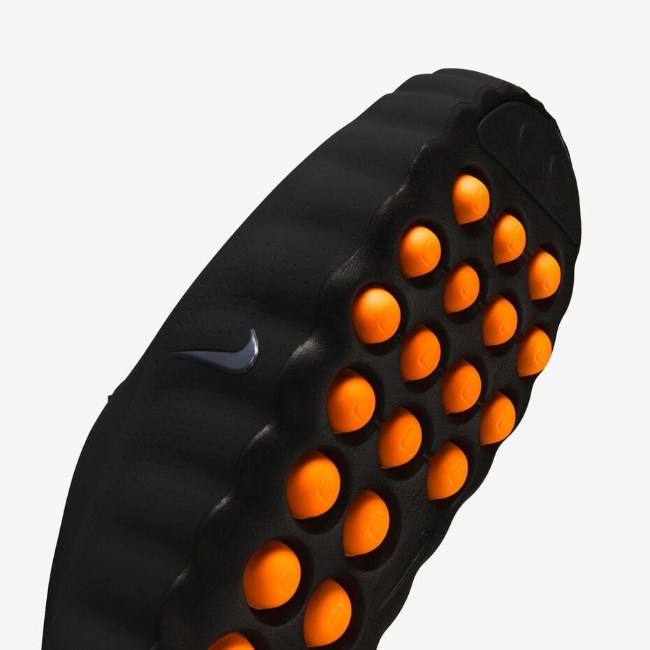 Nike Mind 001 ‘Black/Hyper Crimson’