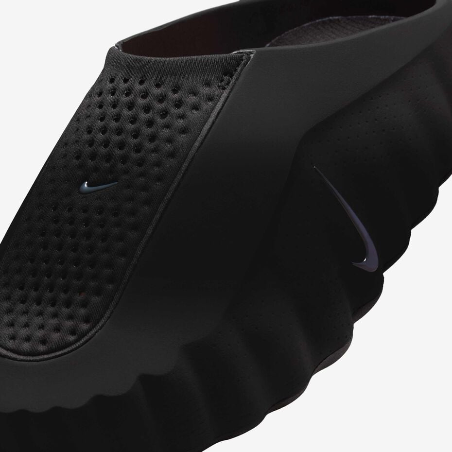 Nike Mind 001 ‘Black/Hyper Crimson’